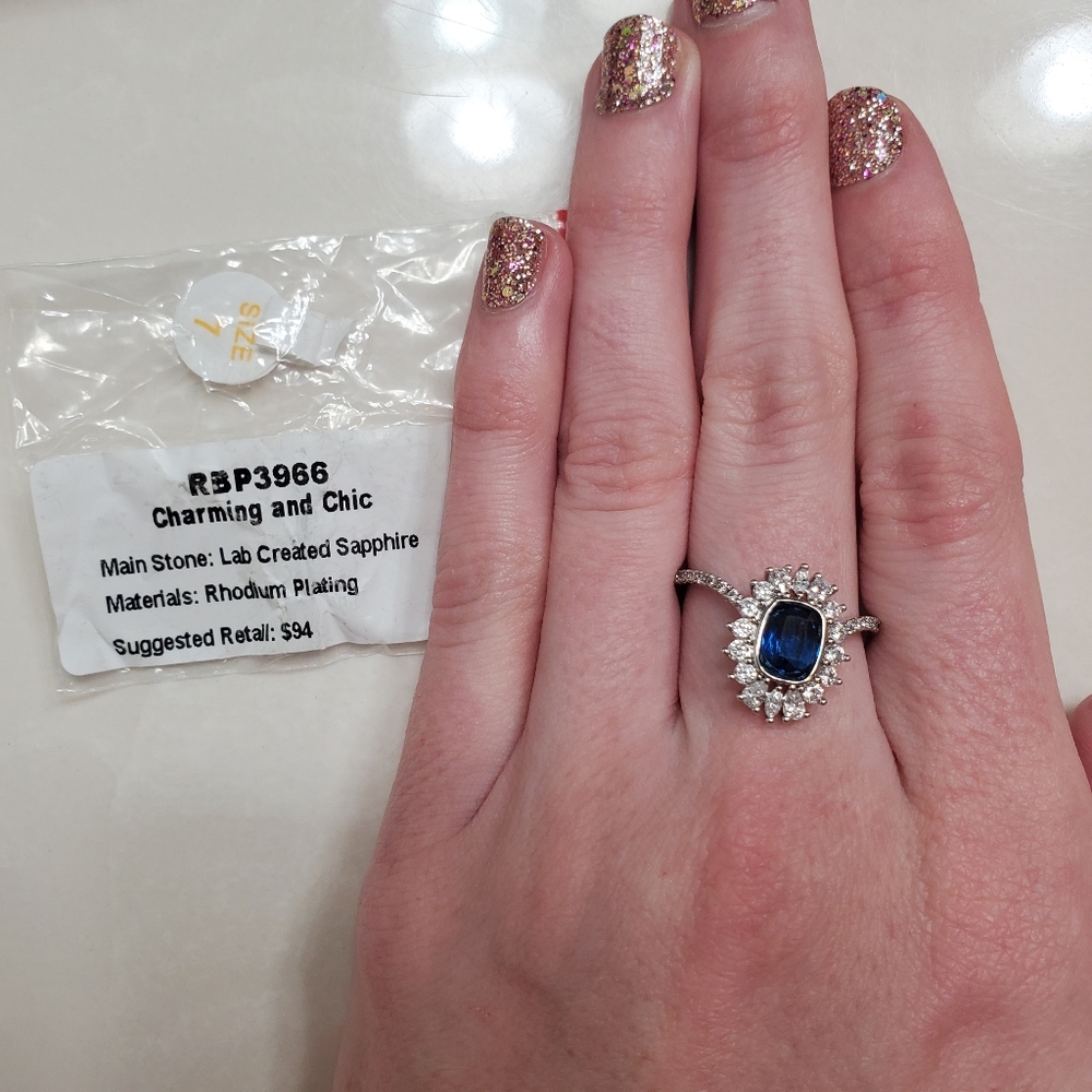 Bomb party ring Charming and chic